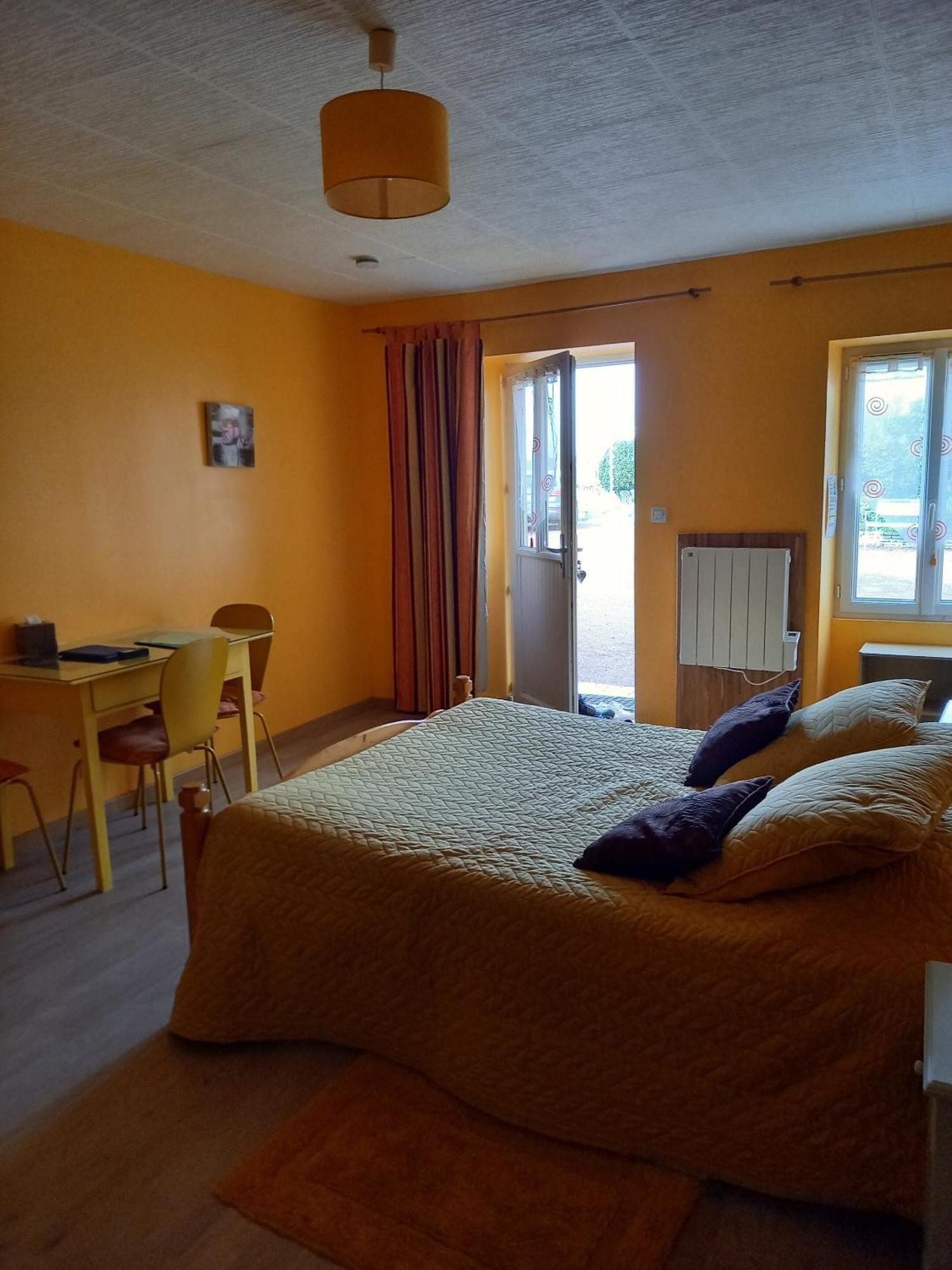 Le Logis Du Livier Hotell Saint-Georges-sur-Layon Rom bilde